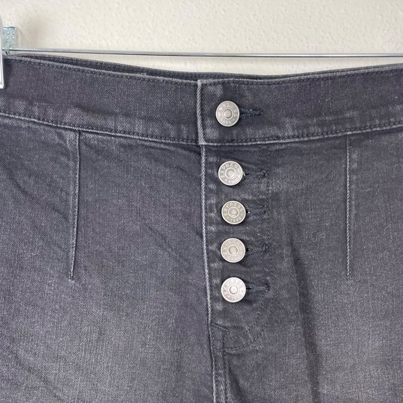 Express Woman's Sz 2 Shortie High Rise Exposed Button Fly High Rise Denim Shorts - Picture 2 of 8